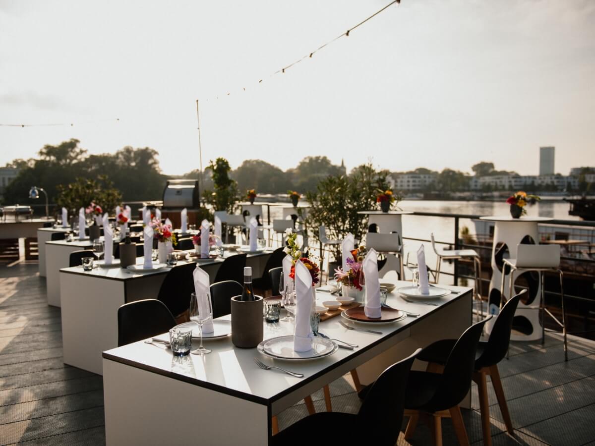 Partylocation: Catering auf einem Schiff in Berlin