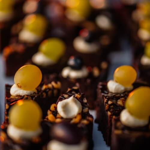 Dessert Catering: Süßes Fingerfood mit Nüssen und Schokolade