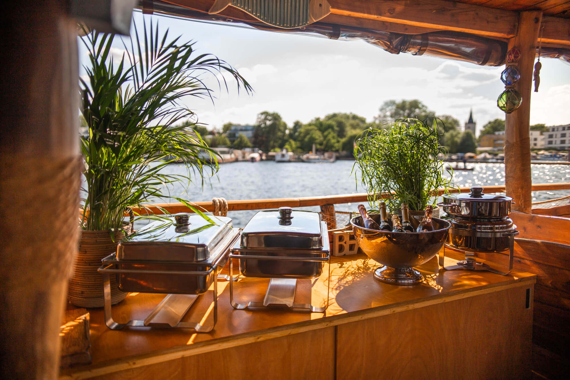 758-hsfjuni2019-25 Eventloaction am Wasser inkl. Business Catering