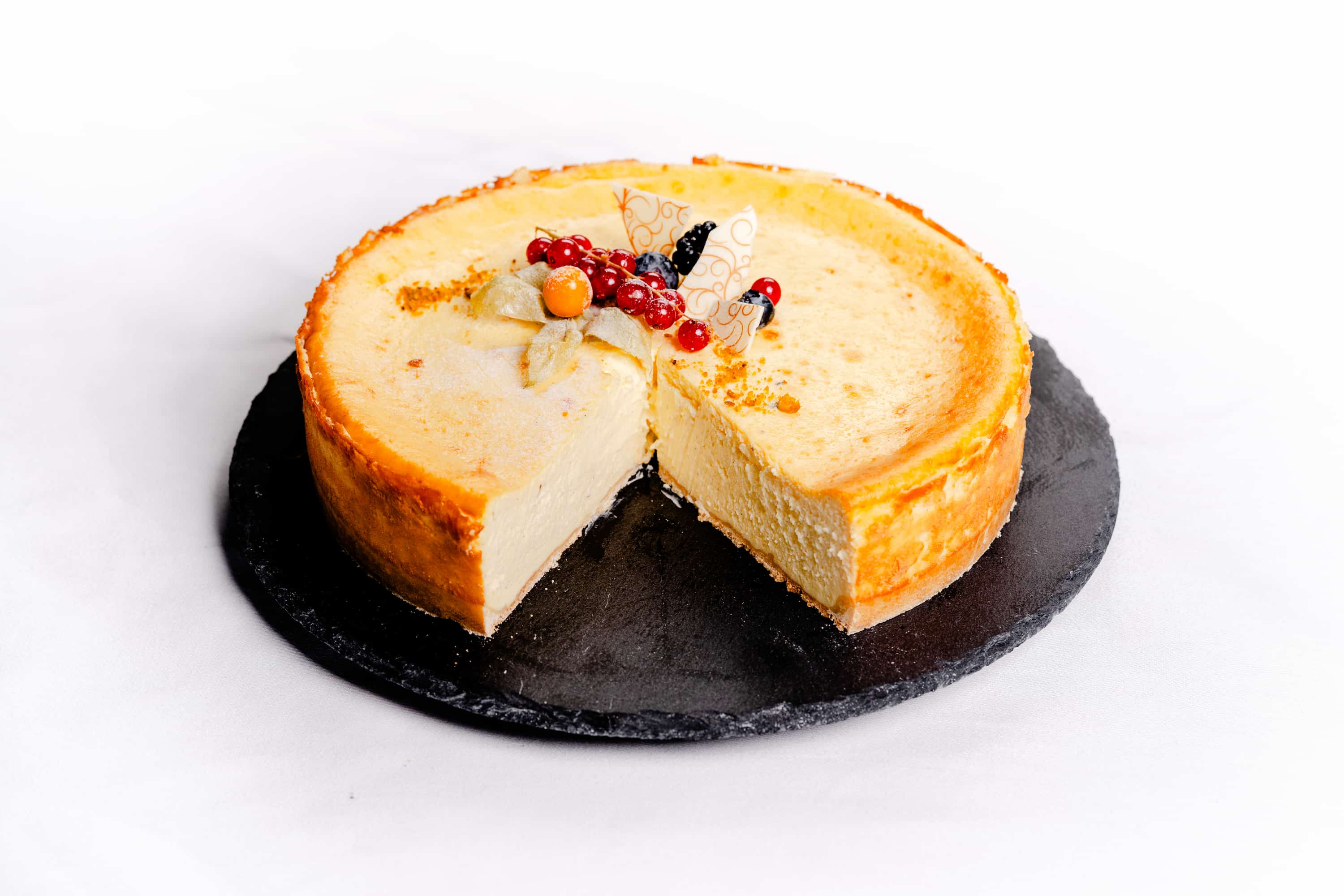 kaesekuchen-angeschnitten