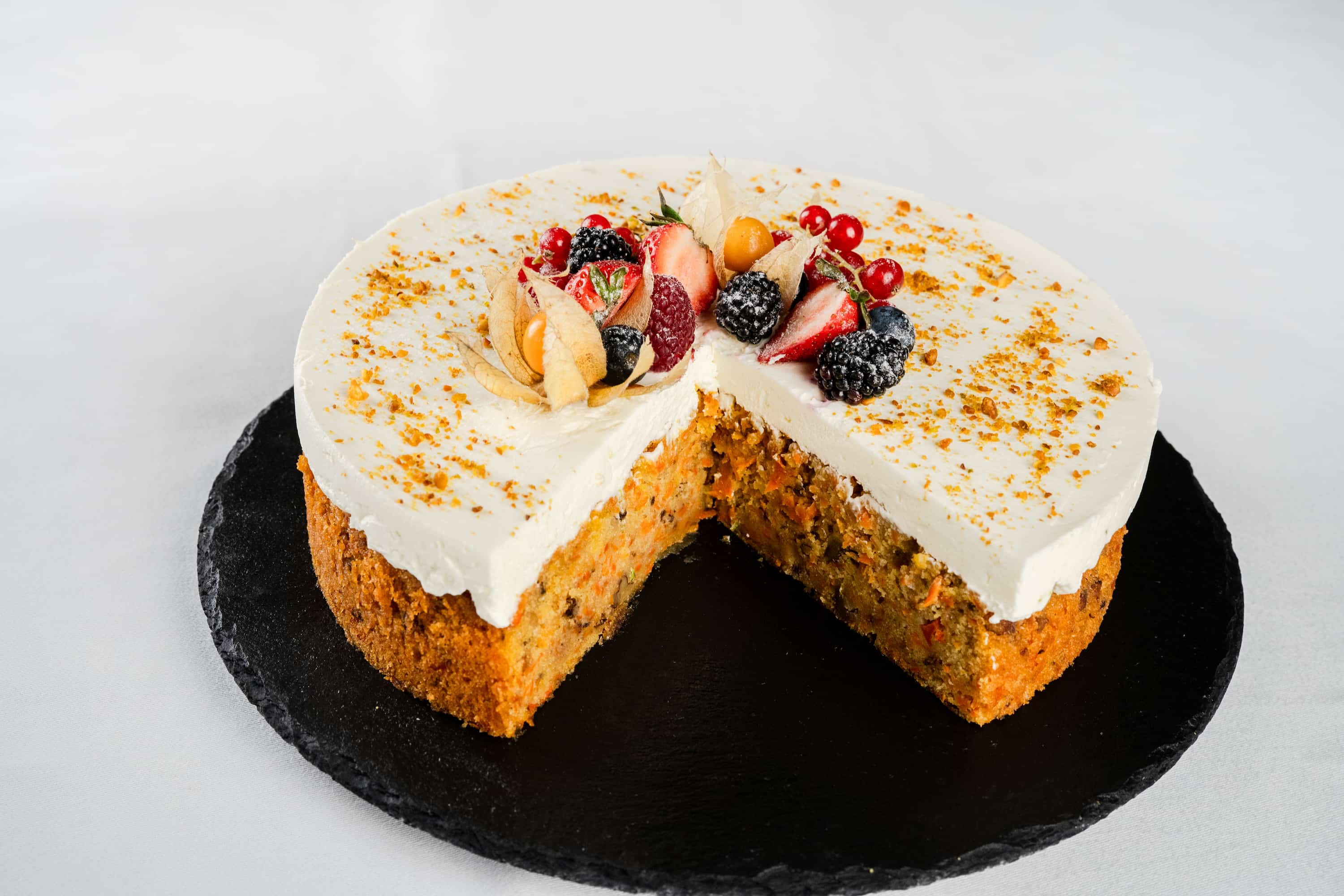 karottenkuchen-angeschnitten