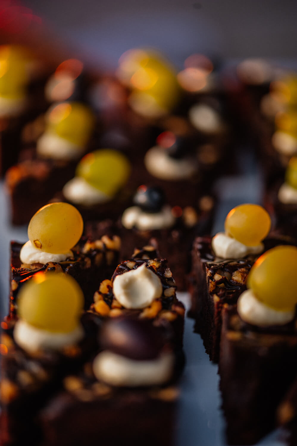 Dessert Catering: Süßes Fingerfood mit Nüssen und Schokolade